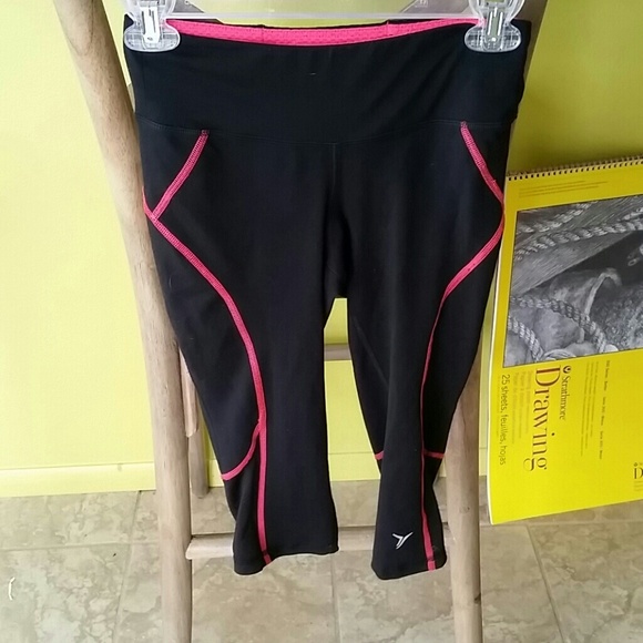 Crop workout pants