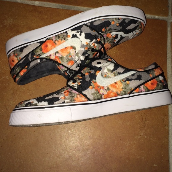 Nike Janoski