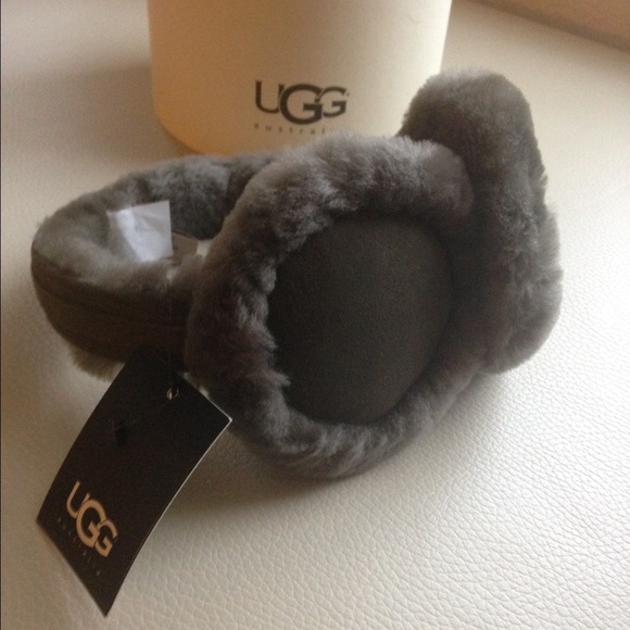 Green ugg earmuffs - Picture 2 of 3