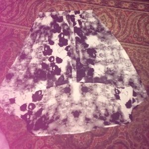HiLo Skirt with flower details