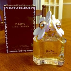 Daisy Perfume by Marc Jacobs