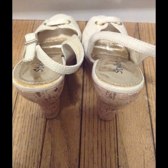 Beige cute peep toe cork wedge - Picture 4 of 4