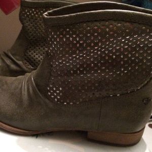 Roxy Boots