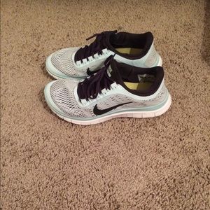 Like new Nike free runs 3.0