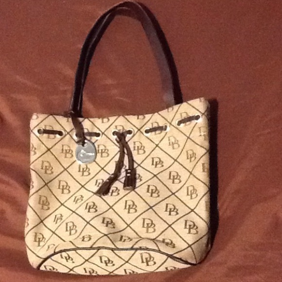 Dooney & Bourke Purse 100% Authentic
