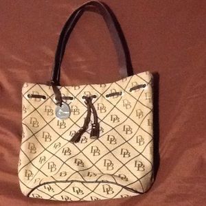 Dooney & Bourke Purse 100% Authentic