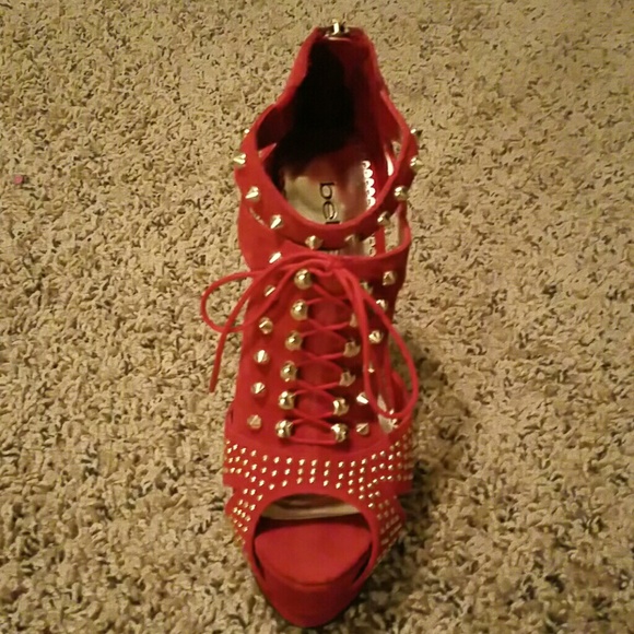 Bebe Red Spiked Sandals Sz 7