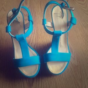 Giuseppe zanotti blue t strap