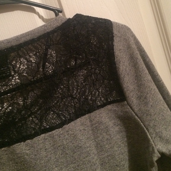 Long-Sleeved Gray Top w/ Lace Accents - Picture 3 of 4
