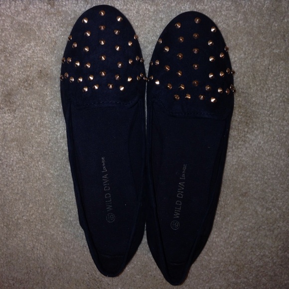 Wild Diva studded flats size61/2 women's.