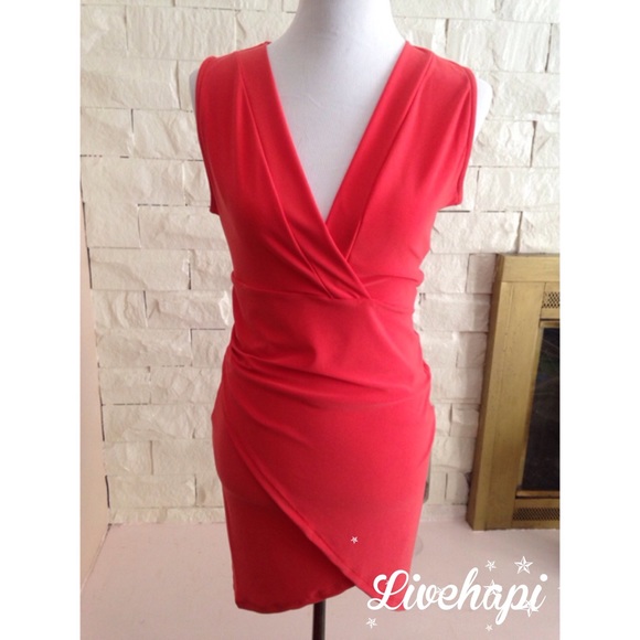 NWT • Low cut dress