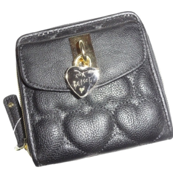 Betsey Johnson Be Mine Turnlock wallet 🌻 - Picture 1 of 4