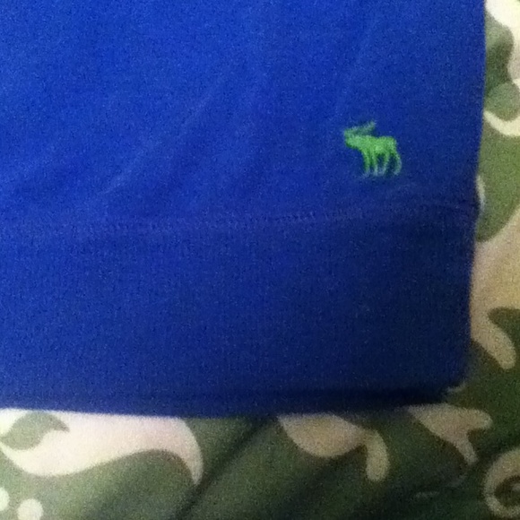 Abercrombie and Fitch, size medium women's tee - Picture 2 of 3