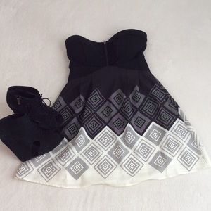 Bebe tube top zip front abstract print dress