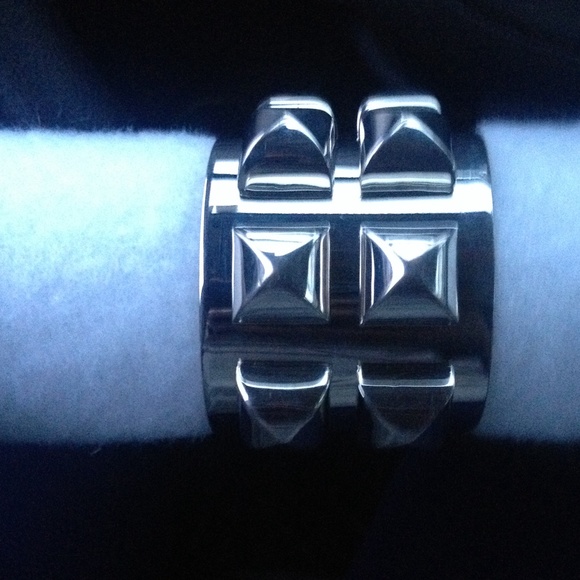 Vince Camuto bracelet