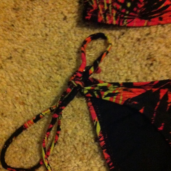 Bathing suit - Picture 3 of 3