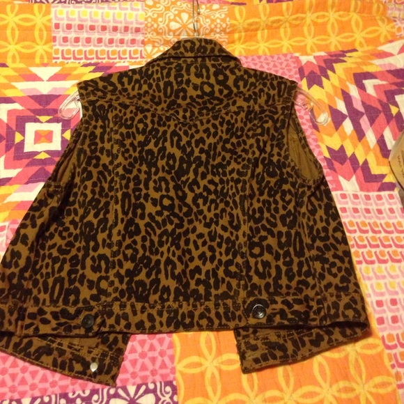 Vest - Picture 3 of 3