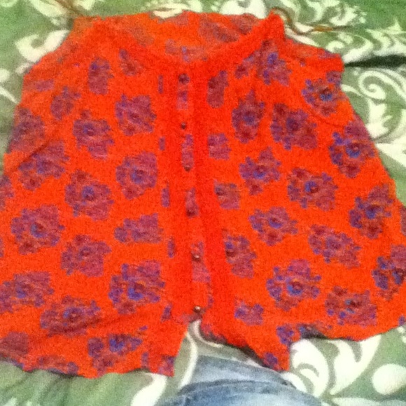 Aerie women's red cami in a large