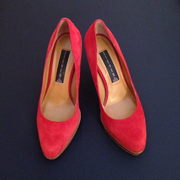 Steven by Steve Madden Red Pumps - Picture 2 of 4