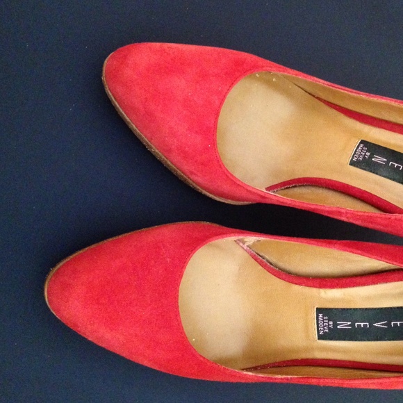 Steven by Steve Madden Red Pumps - Picture 3 of 4