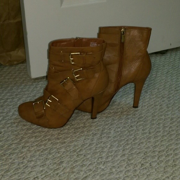 Rouge Shoes - Used Cognac Brown Buckle Ankle Boots 9