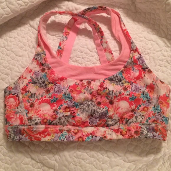 NWOT Lululemon Size 6 Sports Bra