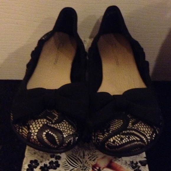 Ladies flats brand new - Picture 1 of 3