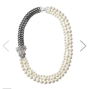 Daisy Pearl necklace