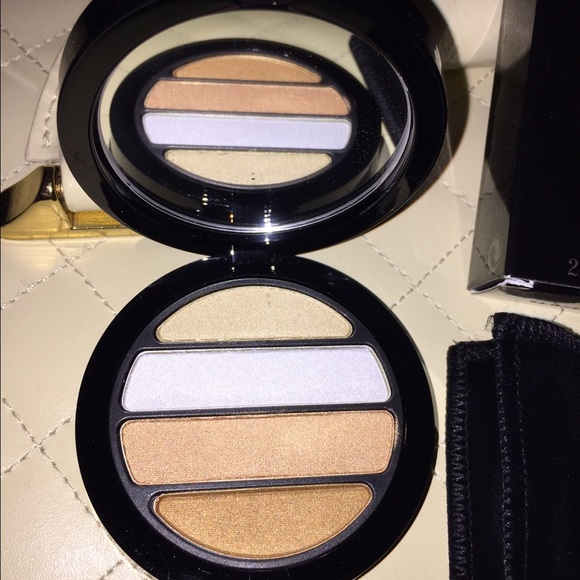 New Giorgio Armani eyeshadow with box authentic - Picture 3 of 4