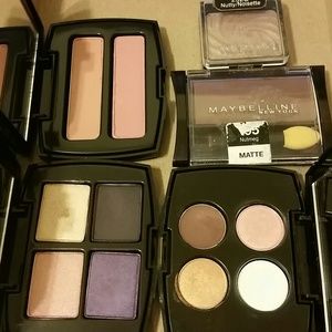 Makeup Eyeshadow palette and blush bundle