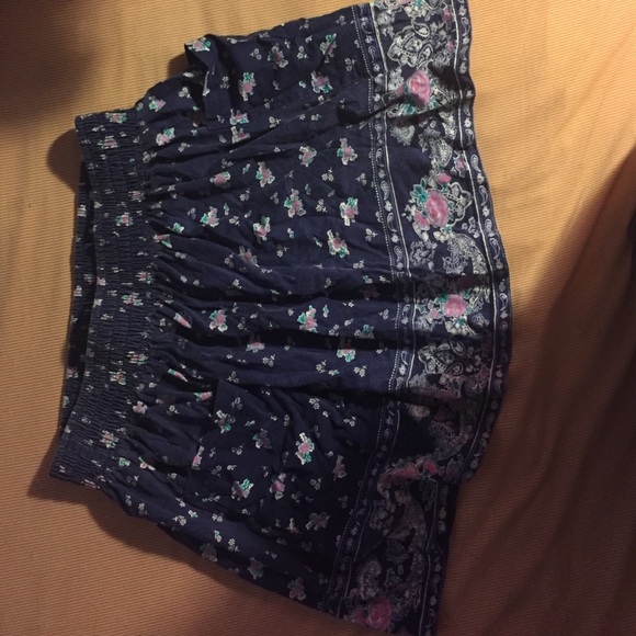 flowy flowery skirt with pockets