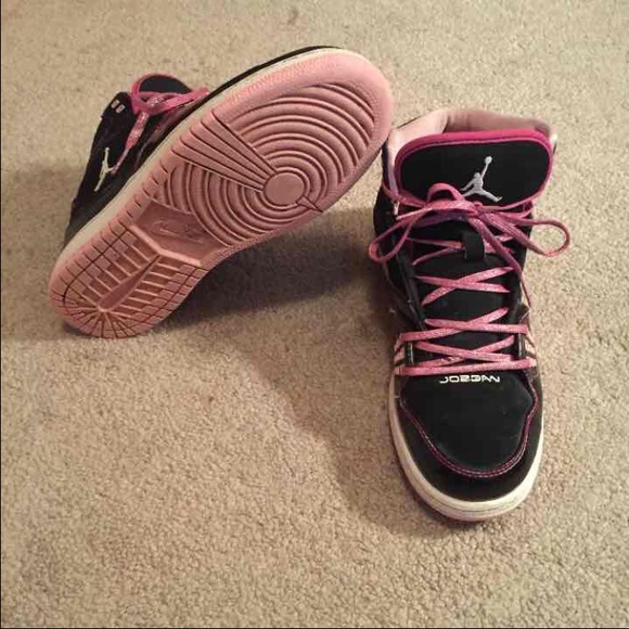 Women's size 6y Jordan's pink and black