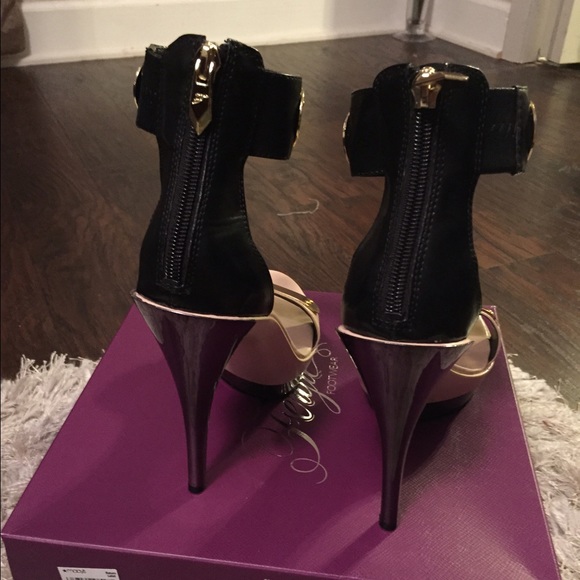 Beautiful heels! - Picture 2 of 4