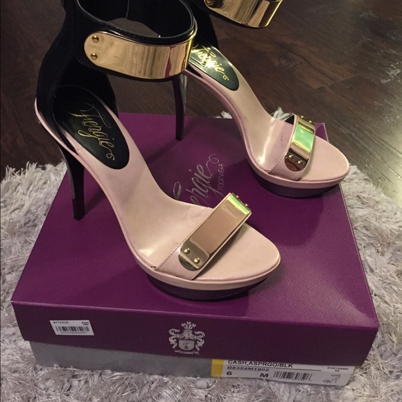 Beautiful heels! - Picture 3 of 4