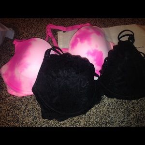 VS pink bras!