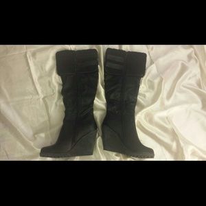 Black boots size 8