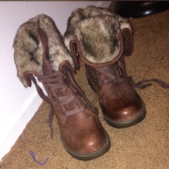 Mossimo brown boots