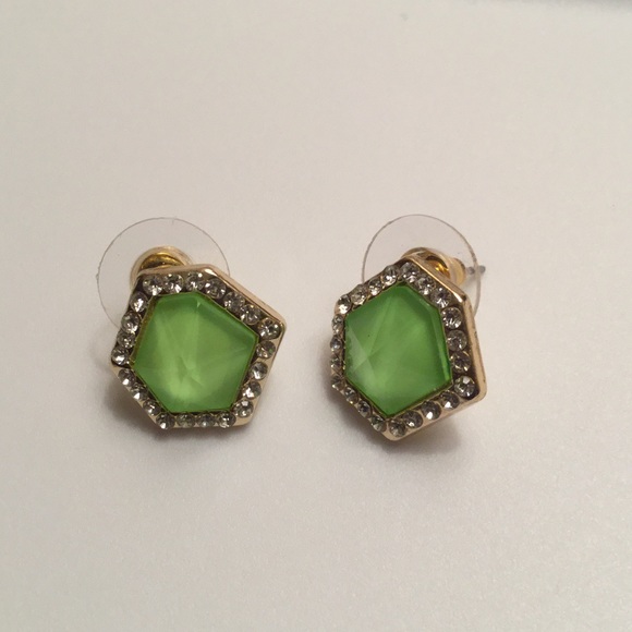 Green & Gold tone Earrings - Picture 2 of 3