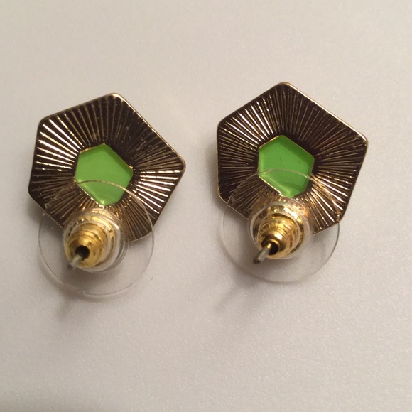 Green & Gold tone Earrings - Picture 3 of 3