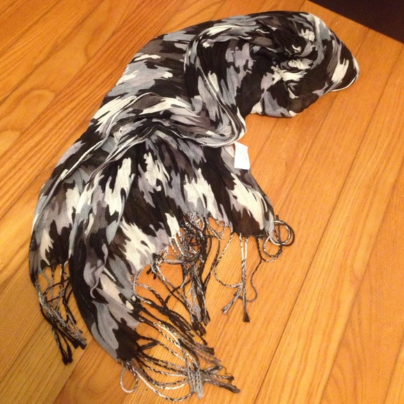 Black White and Gray Scarf