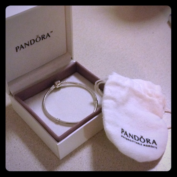 Pandora Sterling Silver Bracelet (7.5 in /19 cm)