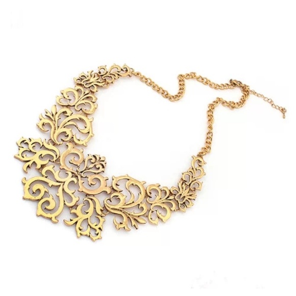 ✅It's In✅ Gold lace Bib Statement Necklace - Picture 1 of 1