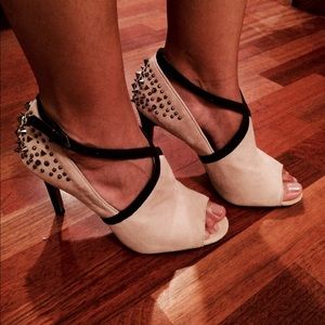 Sam Edelman-Spiked Pump