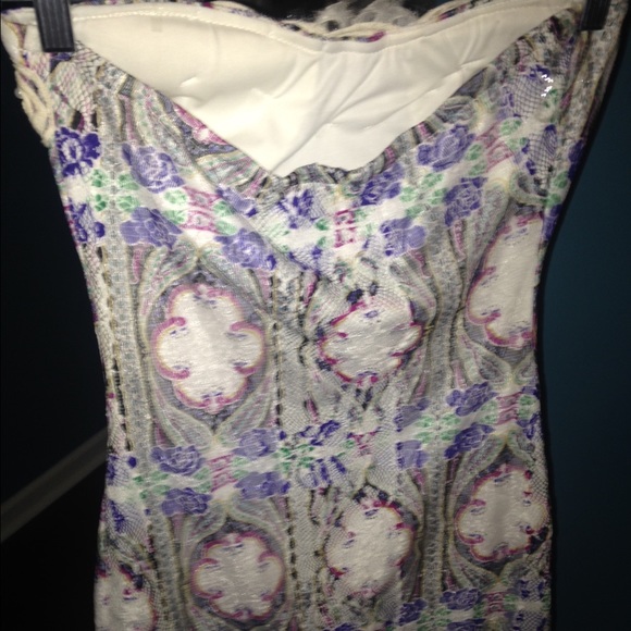 Unique Pattern Dress - Picture 2 of 2