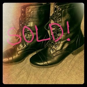 *SOLD* Black tie up boots