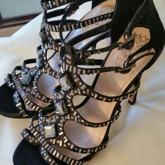 Heels - Picture 2 of 4