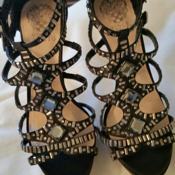 Heels - Picture 3 of 4