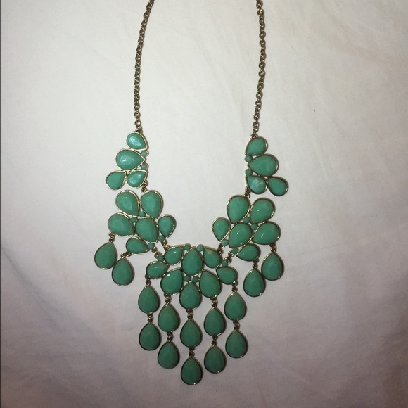 ♦️♦️bundle♦️♦️ 7 necklaces and 1 cardigan