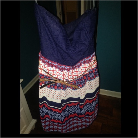 Strapless dress with bow belt