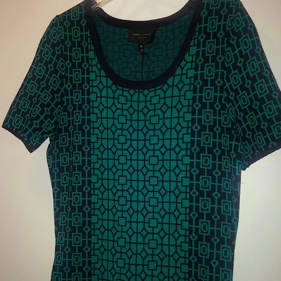 ROMEO & JULIET COUTURE SWEATER DRESS - Picture 2 of 4